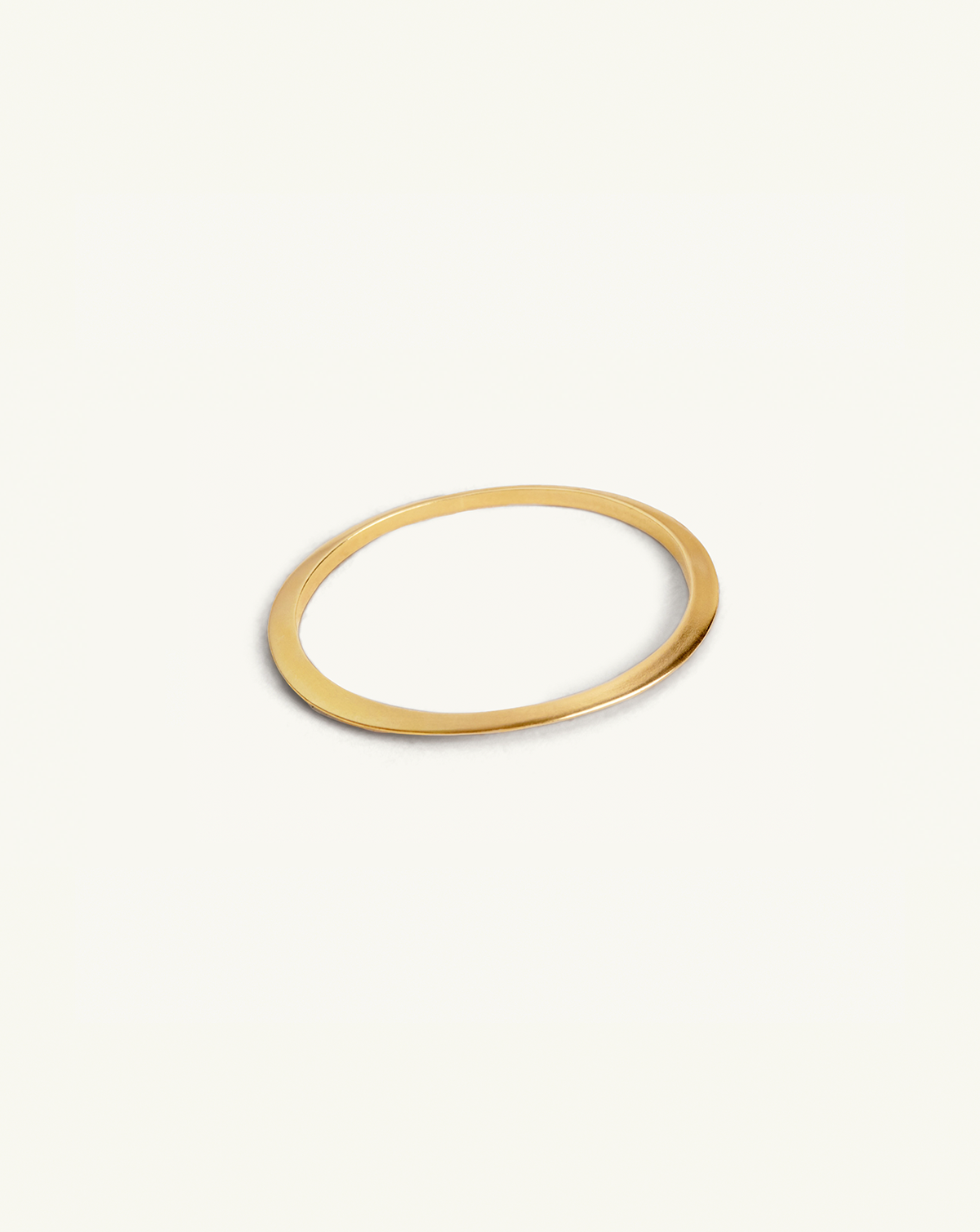 Product image of i seira gold oval bangle