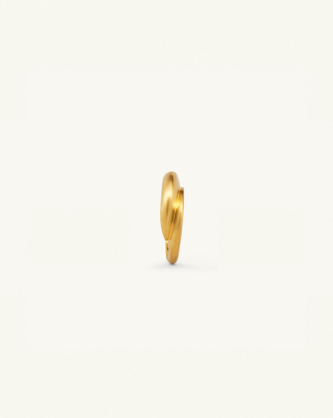 Product image of the sculptural ring in gold